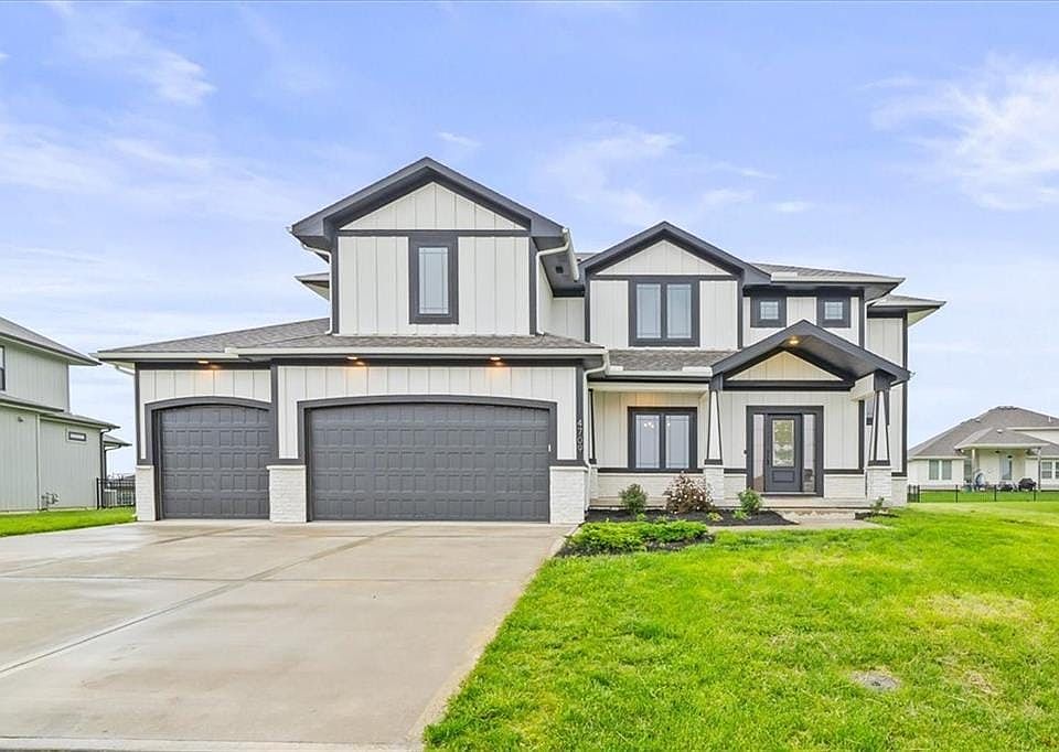 1st image of 4709 NE Freehold Dr