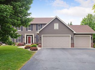 7192 Fawn Hill Rd, Chanhassen, MN 55317