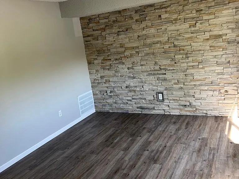 2337 Lonedell Rd — Photo 17