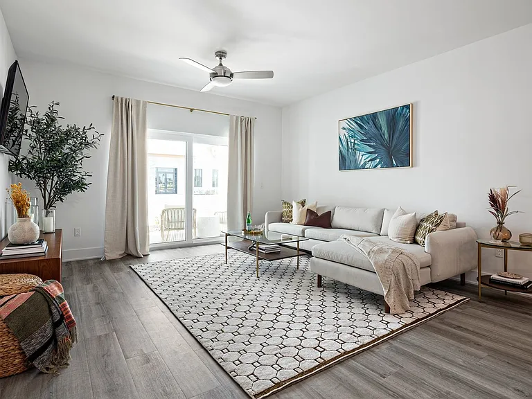 Reserve Jensen Beach