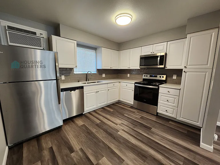 710 N 21st St #9 — Photo 3
