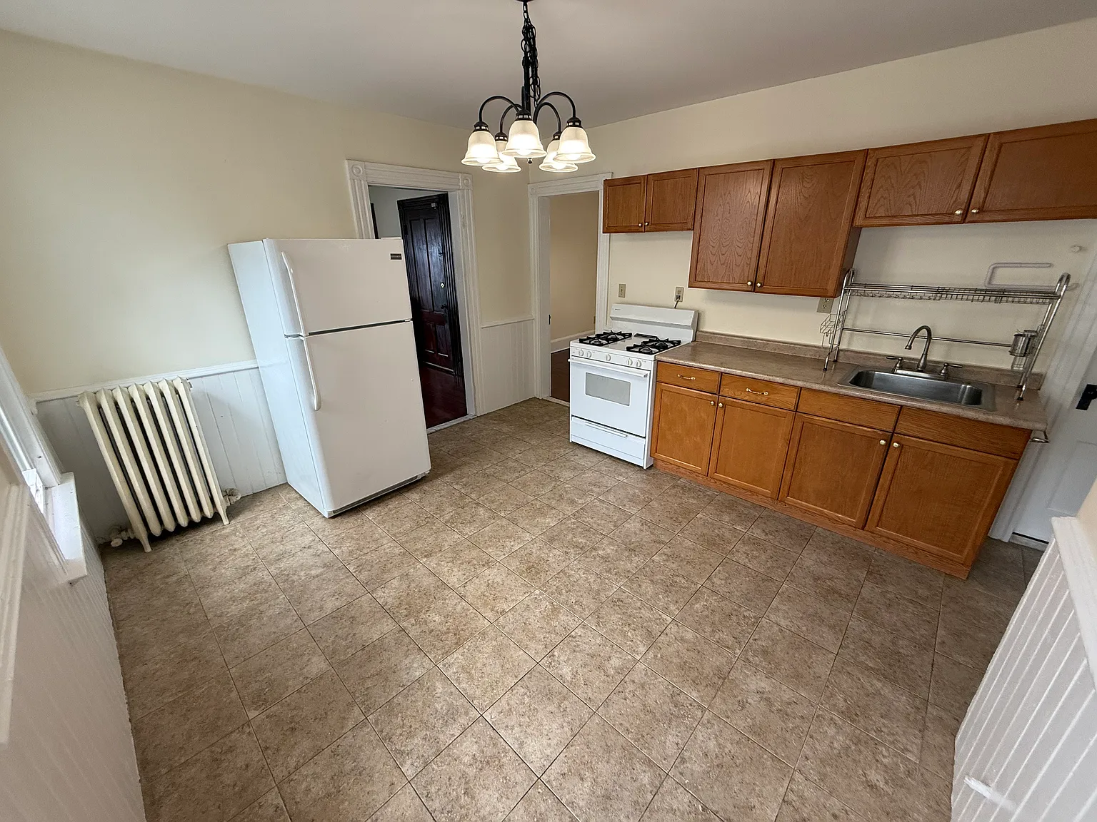 2 bed, 850 sqft, $1,950 — Photo 1