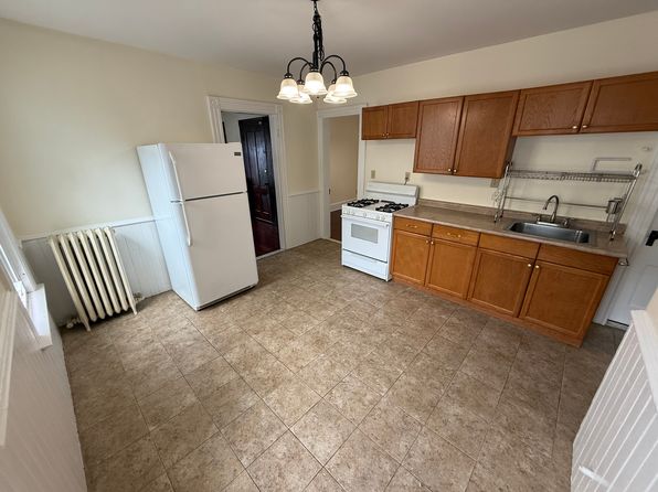 32 Tilton St #2L