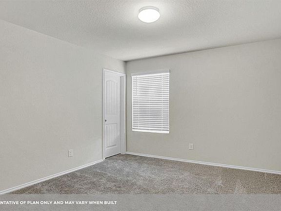 4th image of 724 Monarch Dr