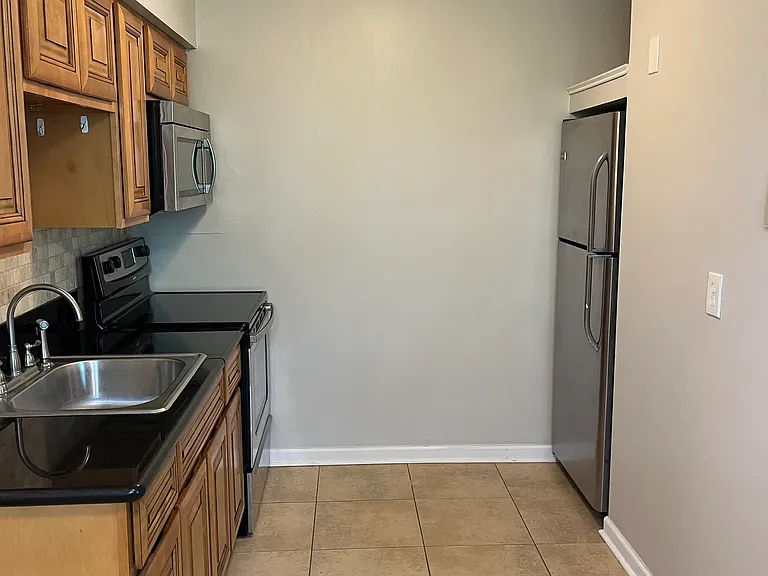 319 Hanna Ave #C-2 — Photo 5