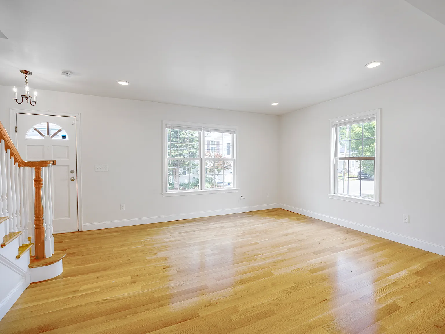 4 bed, 3.5 bath, 2000 sqft, $5,000 — Photo 3