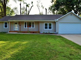 12810 10th St, Grandview, MO 64030