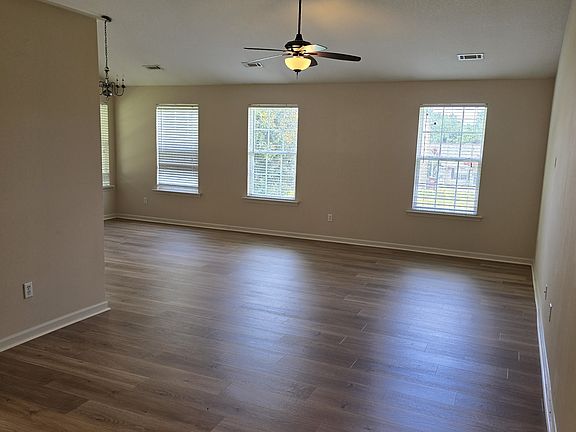 3rd image of 507 Chastine Dr