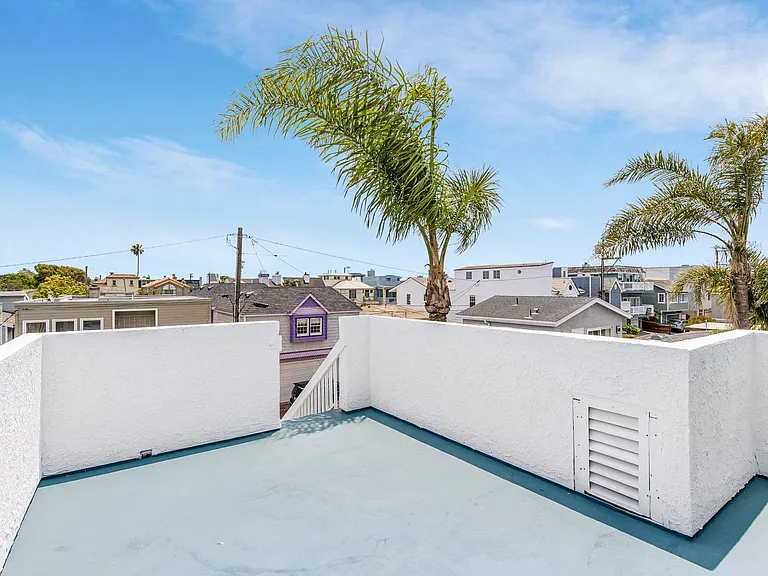 472 36th St — Photo 30