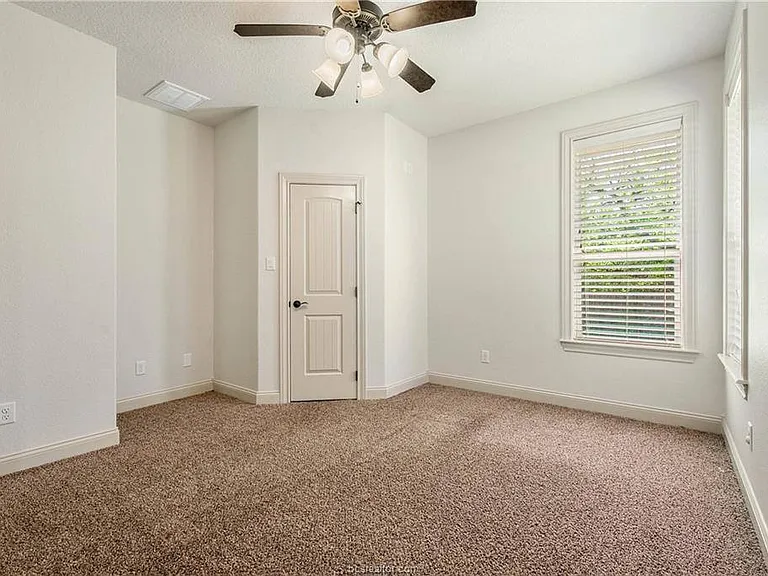 15701 Timber Creek Ln — Photo 16