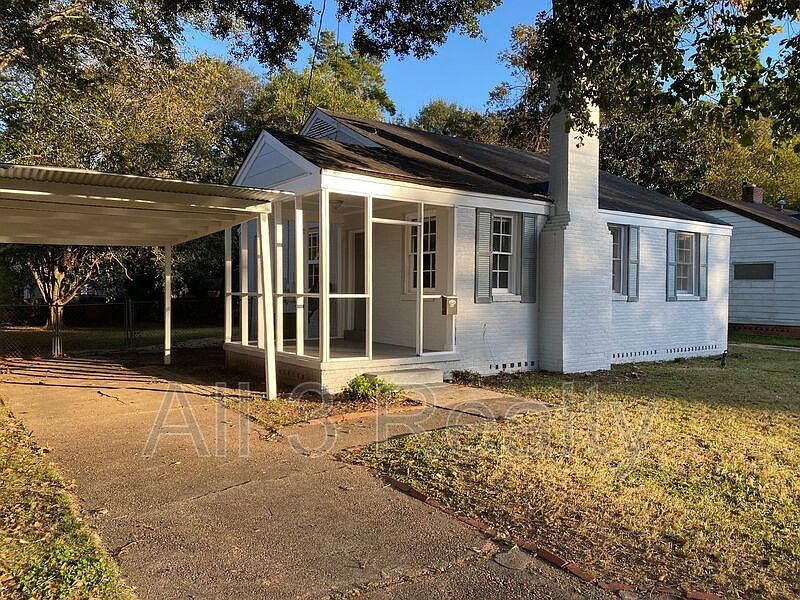 1st image of 213 Oak Forest Dr