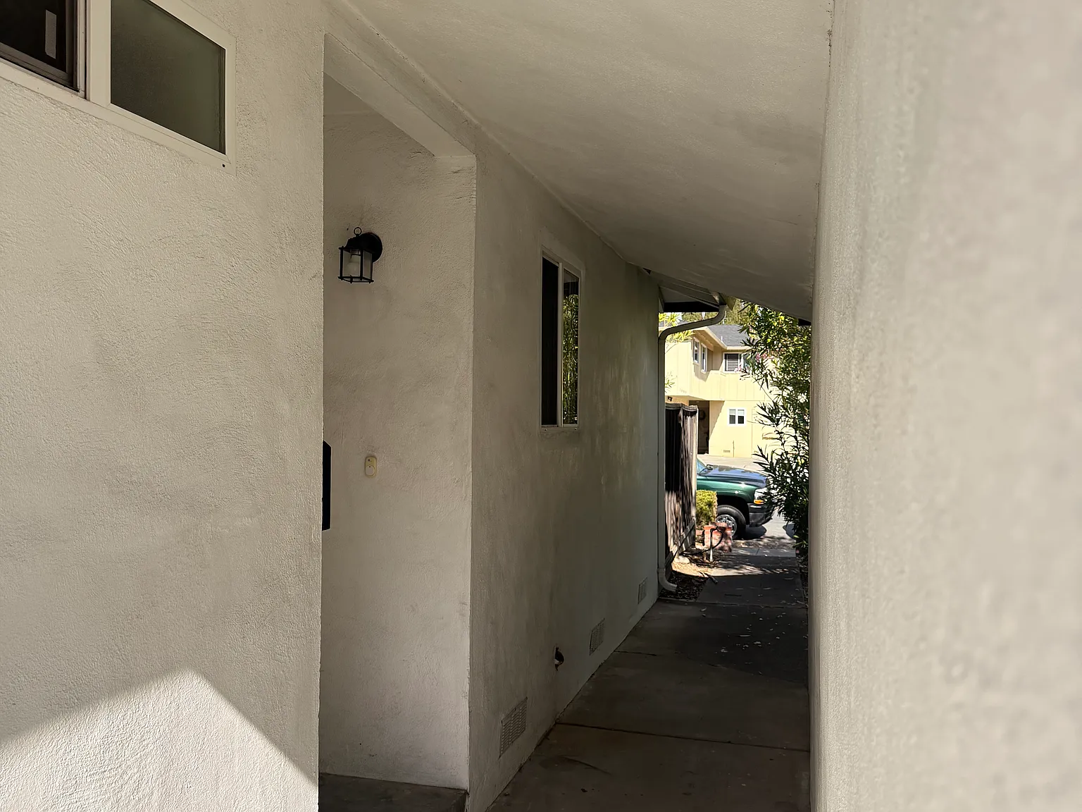 3 bed, 1300 sqft, $4,650 — Photo 3