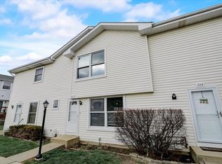 337 Peppertree Ln, Aurora, IL 60504