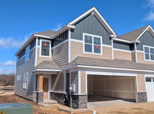 4016 Hayward Ave N, Oakdale, MN 55128