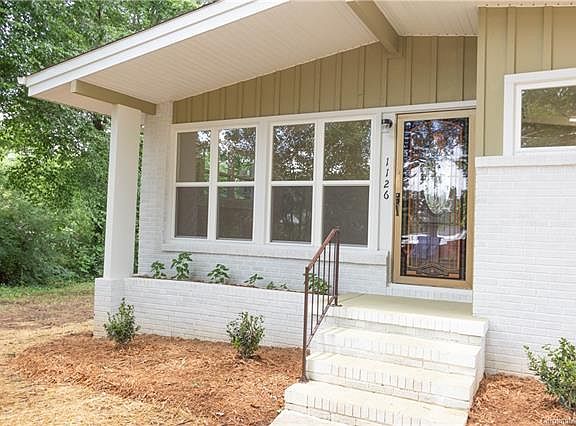 2nd image of 1126 Interurban Ave