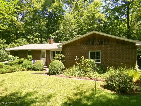 4769 W Britton Rd, Burbank, OH 44214