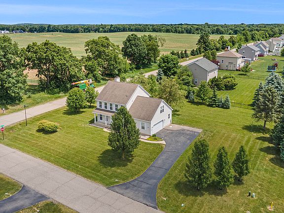 3rd image of 11202 Huckleberry Ln