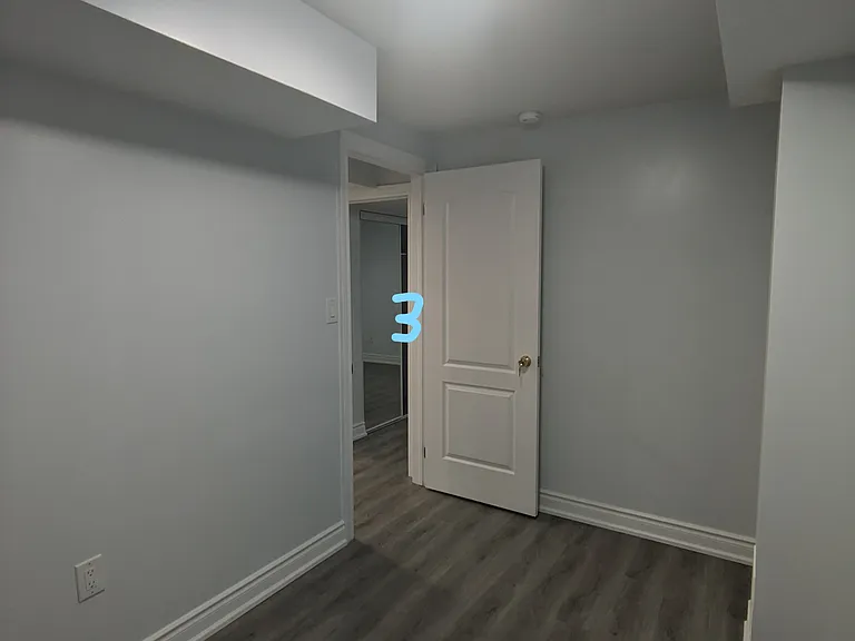 51 Britannia Ave E — Photo 10