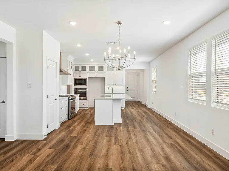 619 Sunflower Trl — Photo 5
