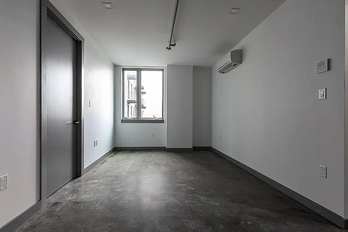 410 Tompkins Avenue — Photo 3