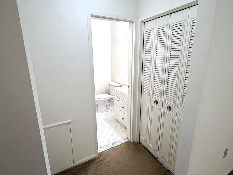 10401 Grosvenor Pl #328 — Photo 12