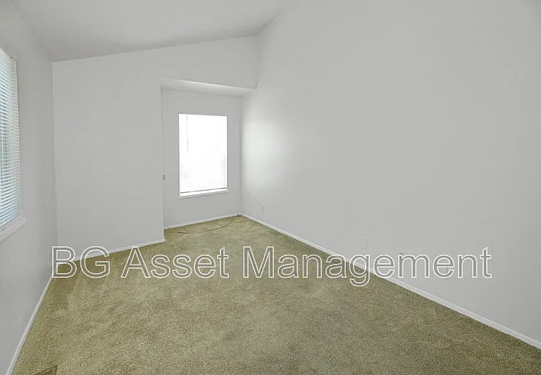 810 3rd St — Photo 16