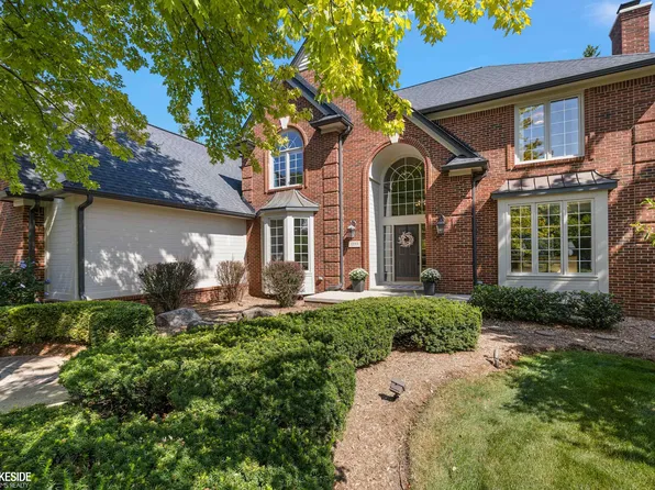 1399 Pebble Ridge Dr, Rochester, MI 48307