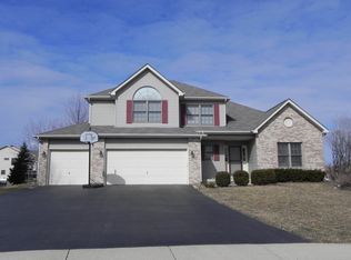 413 Camden Cir, Oswego, IL
