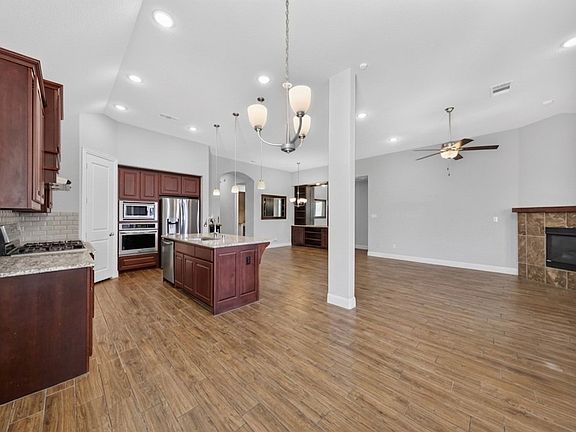 4th image of 14917 Gentry Dr