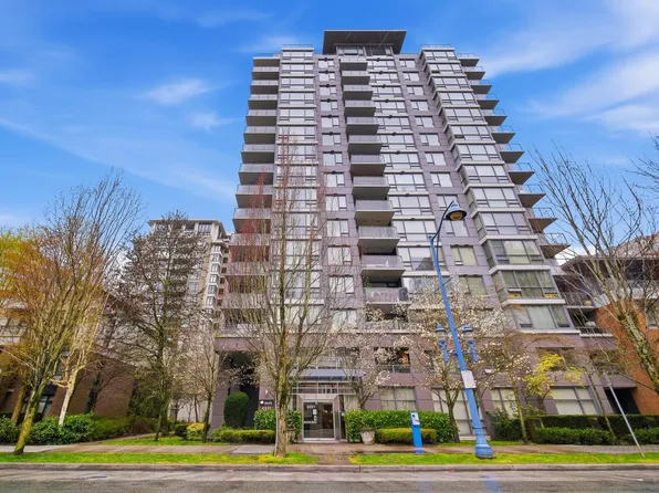 6331 Buswell St #303, Richmond, BC V6Y 4H2