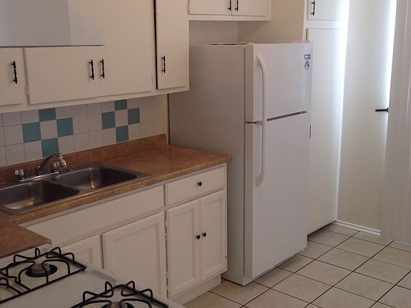 4th image of 604 W G St APT 5