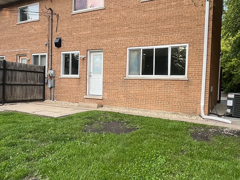 402 N Gerard Ave #402 — Photo 5