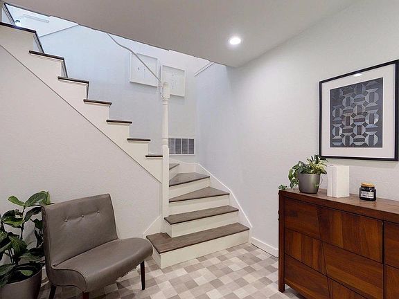 2nd image of 80 Stoneman St