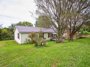 52 Denton Dr, Owingsville, KY 40360