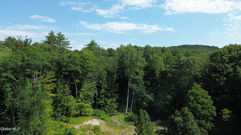 3rd image of 217 Irwin Road