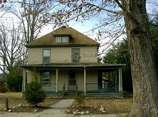 1607 Lunenburg Ave, Victoria, VA 23974