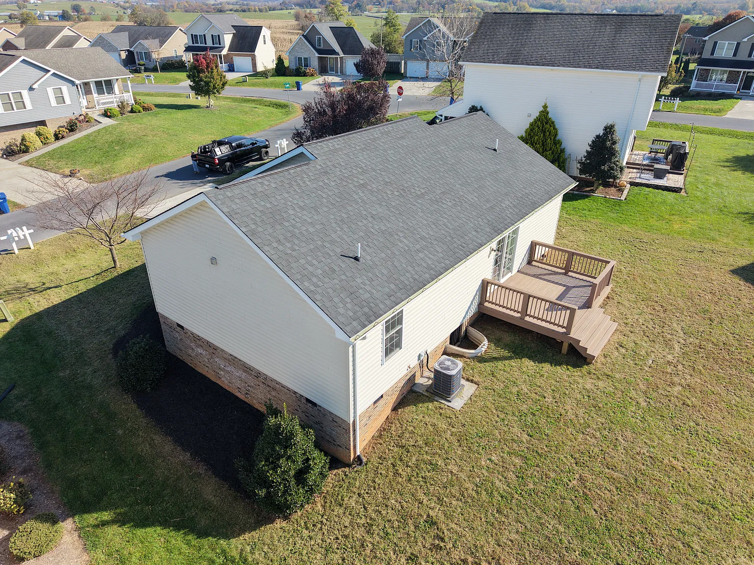 3 bed, 1144 sqft, $1,900 — Photo 4