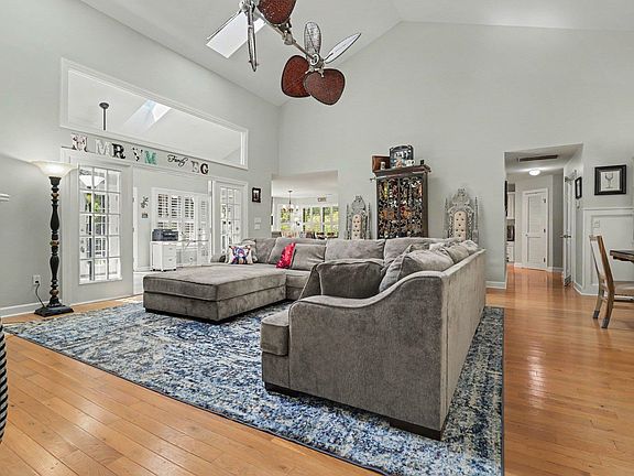 4th image of 44 Aberdeen Way
