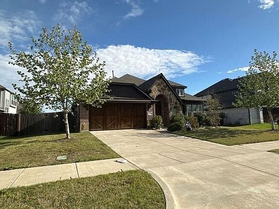 3rd image of 469 Brushwood Ln