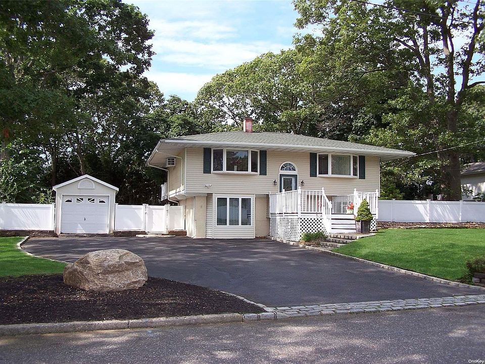 1st image of 7 Bobcat Lane