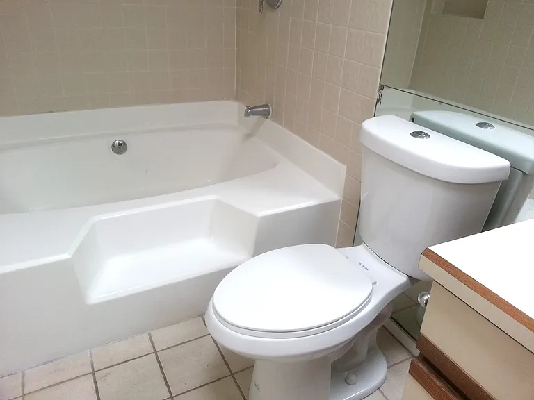 5500 N Valley View Rd #303 — Photo 9