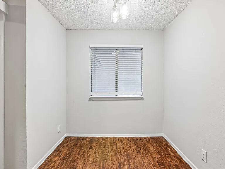 Lamar Place Apartments — Photo 67