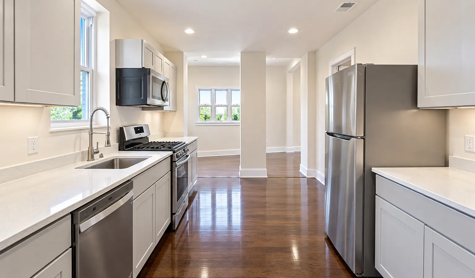 2 bed, 1.0 bath, 1000 sqft, $2,450 — Photo 2