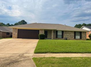 9209 Highcrest Dr, Shreveport, LA 71118