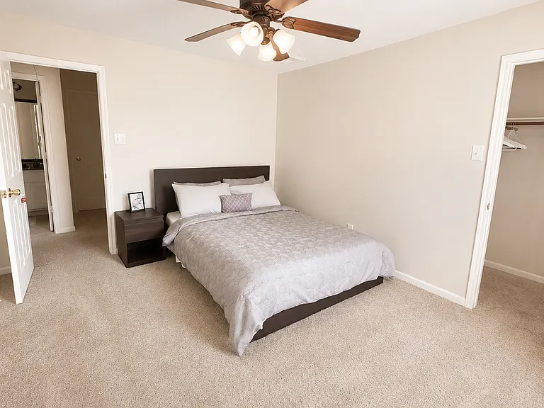 12915 Meadow Springs Dr — Photo 21