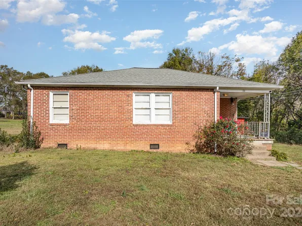 131 E Branch Ave, Boiling Springs, NC 28152