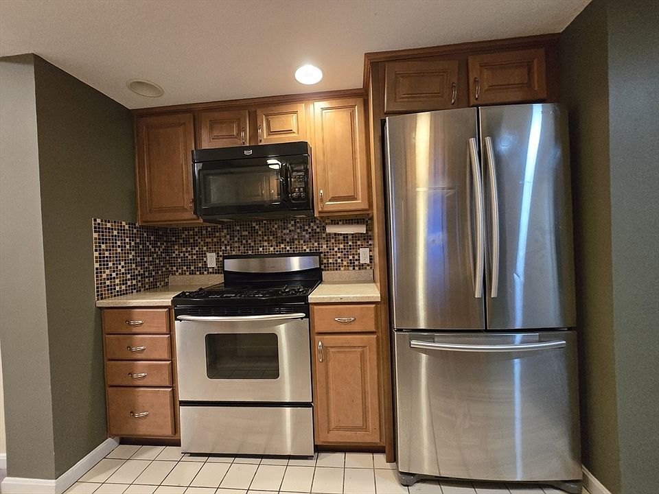 1st image of 165 Cottage St APT 611
