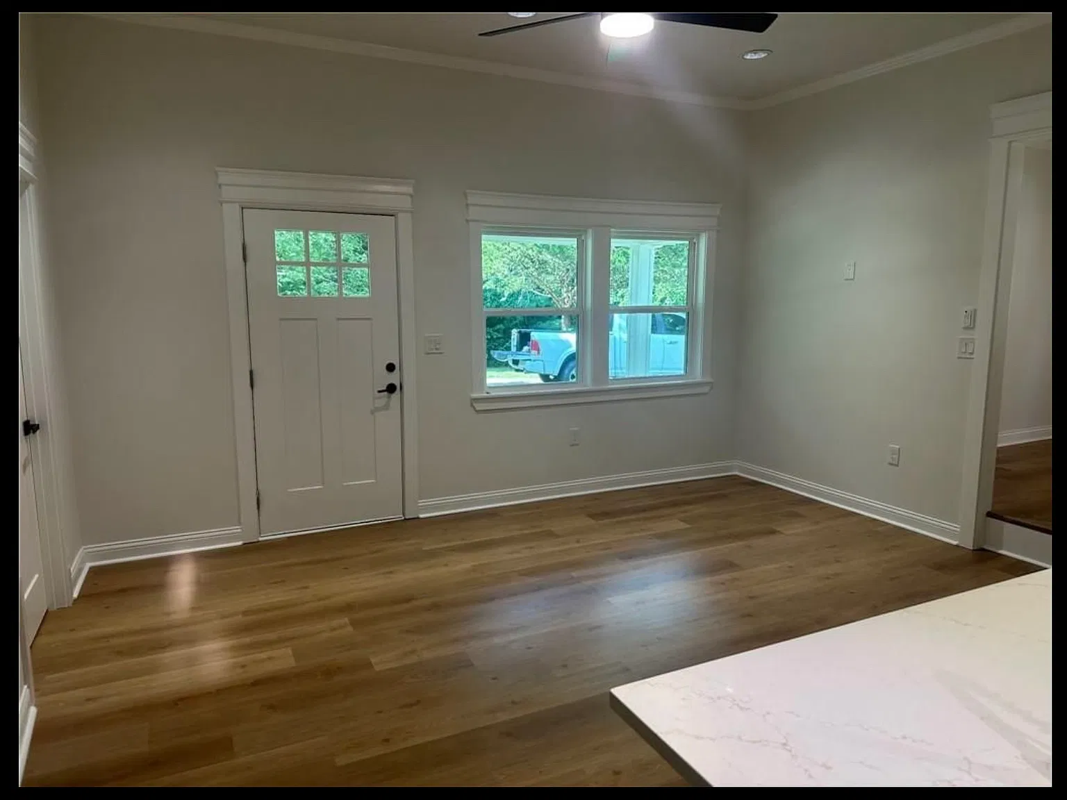 3 bed, 1296 sqft, $2,300 — Photo 4
