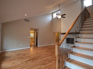 605 S Dogwood Dr, Berea, KY 40403
