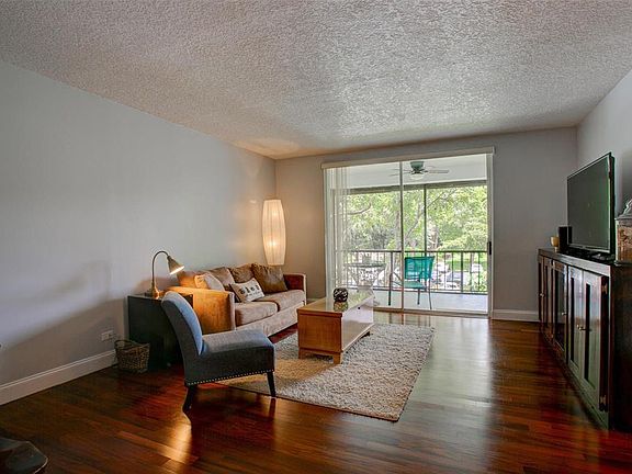 4th image of 3740 Inverrary Dr APT 3I